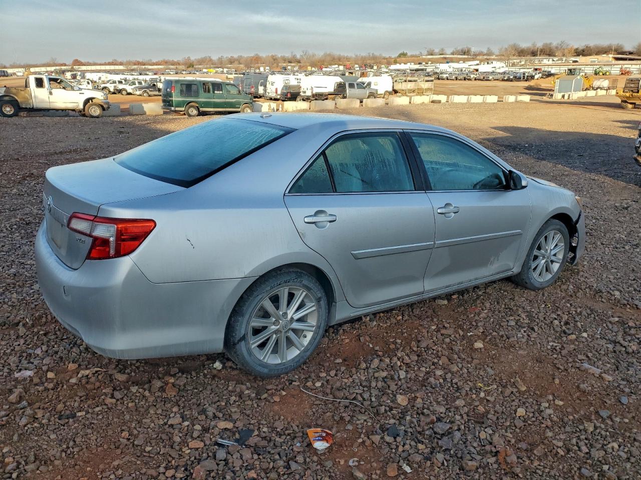 2014 TOYOTA CAMRY L photo 3