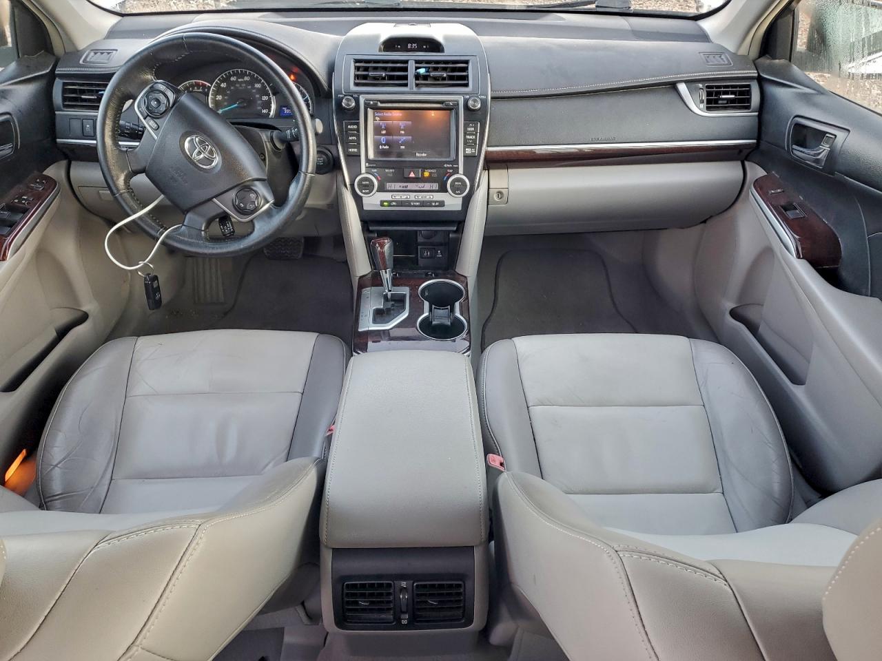 2014 TOYOTA CAMRY L photo 8