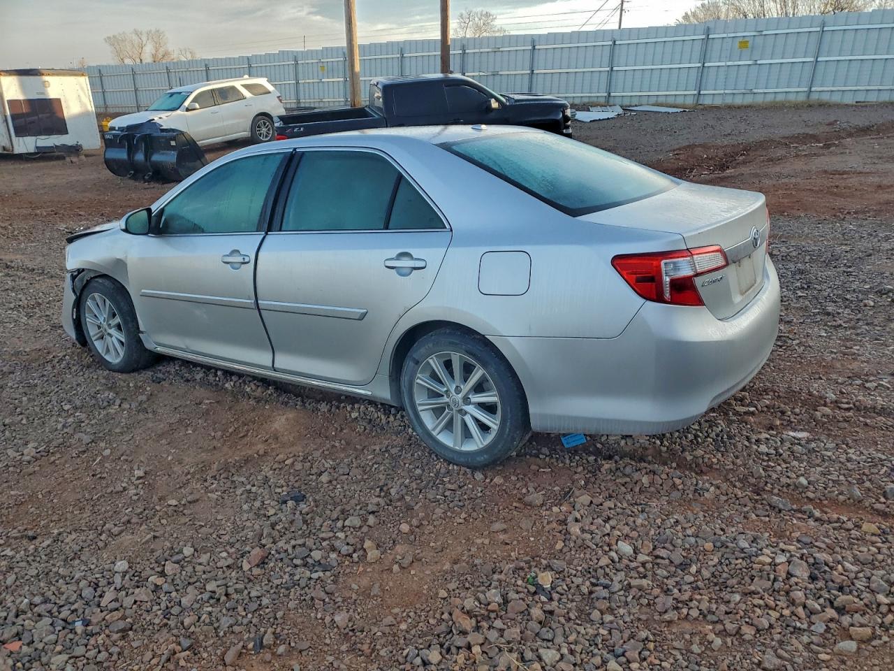 2014 TOYOTA CAMRY L photo 2