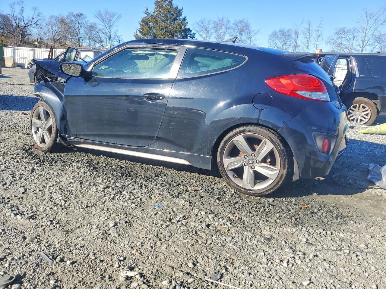 2013 HYUNDAI VELOSTER TURBO photo 2