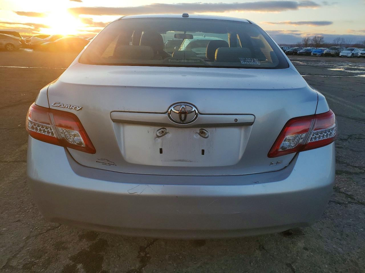 2011 TOYOTA CAMRY BASE photo 11