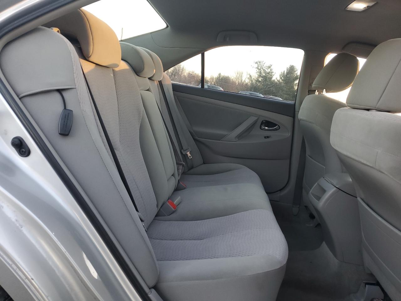 2011 TOYOTA CAMRY BASE photo 19
