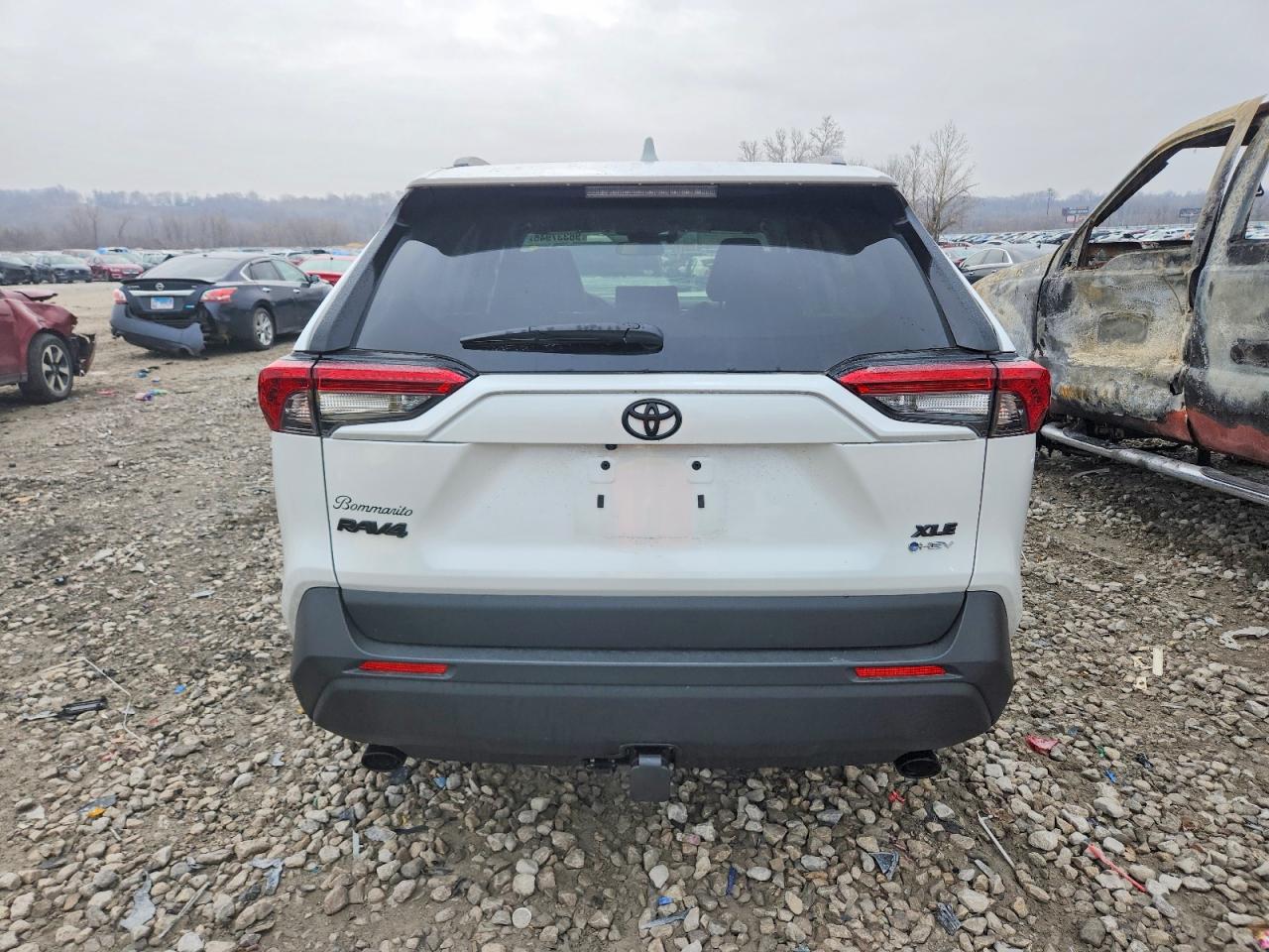2025 TOYOTA RAV4 XLE PREMIUM photo 6