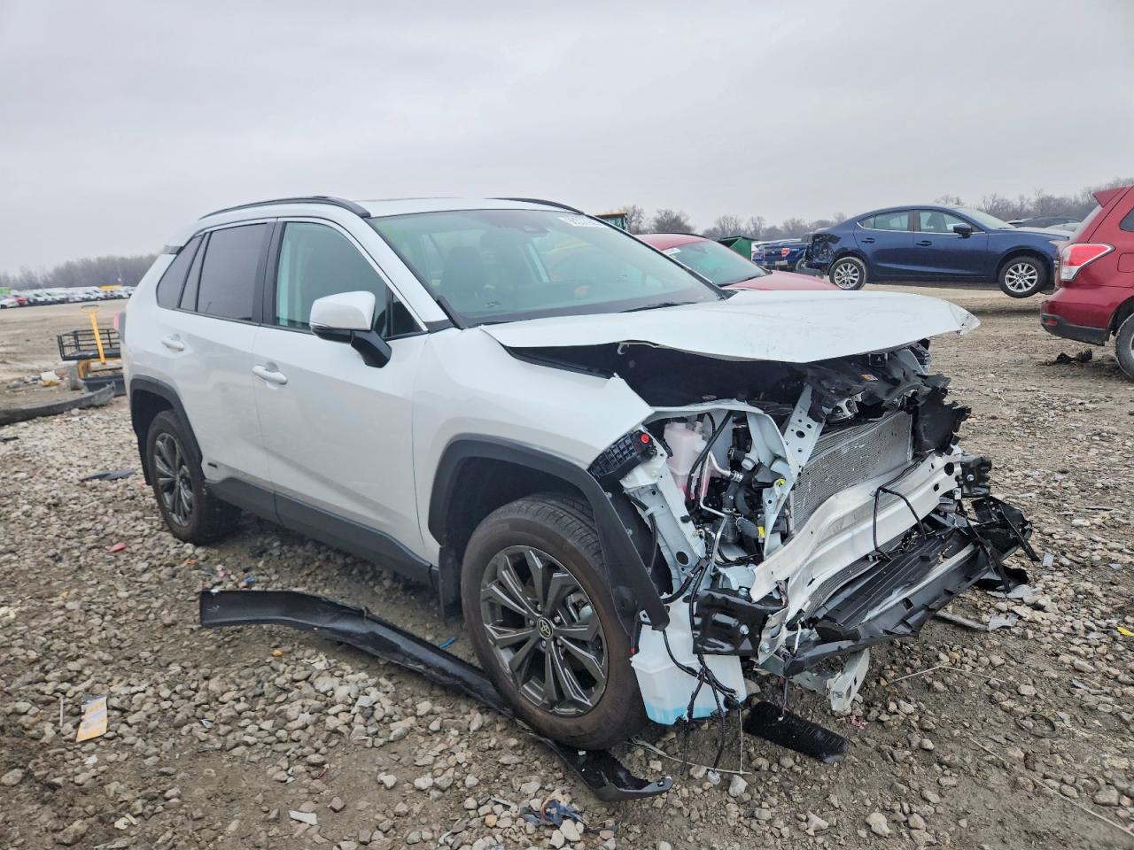 2025 TOYOTA RAV4 XLE PREMIUM photo 4