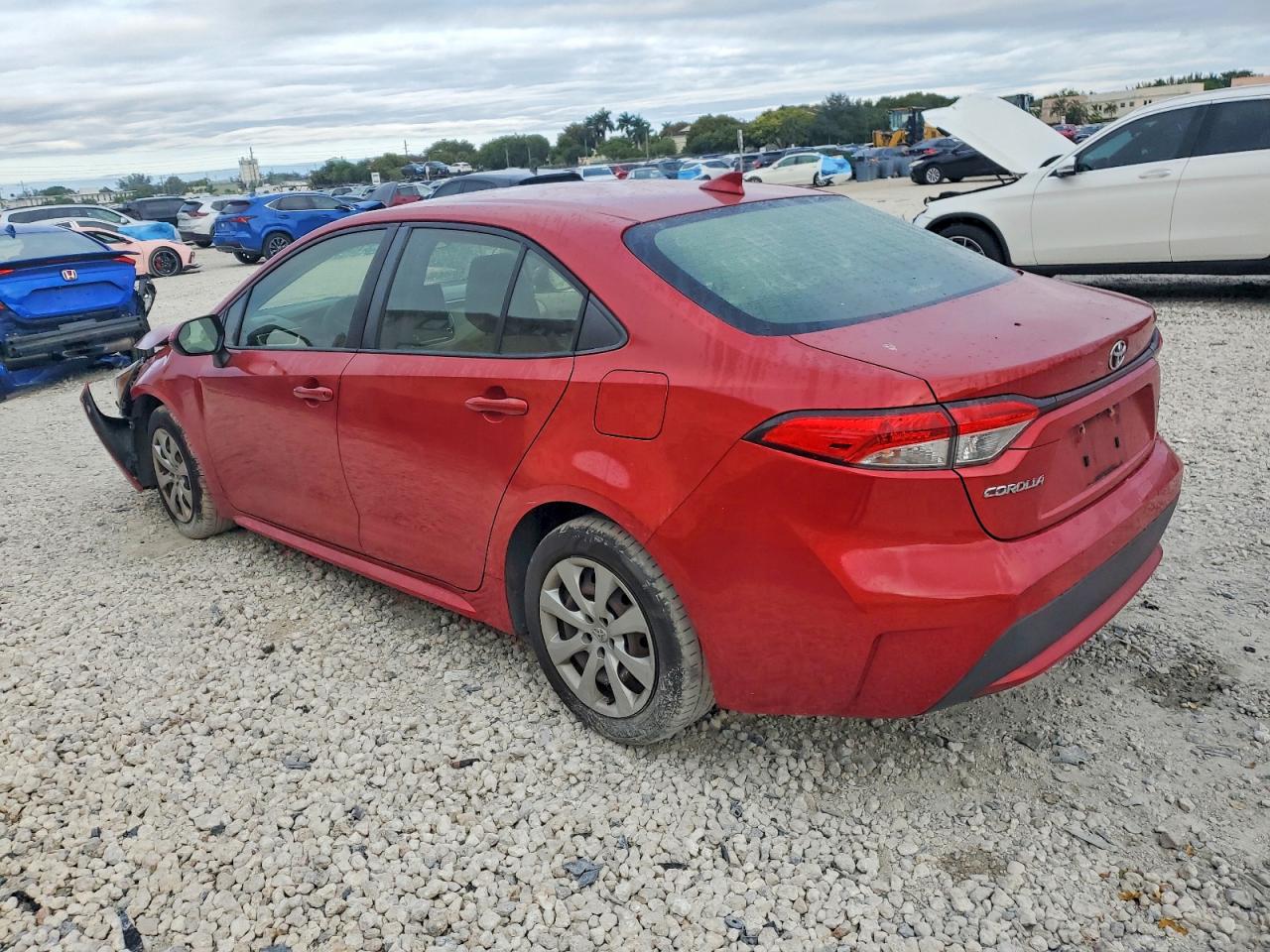 2020 TOYOTA COROLLA LE photo 2