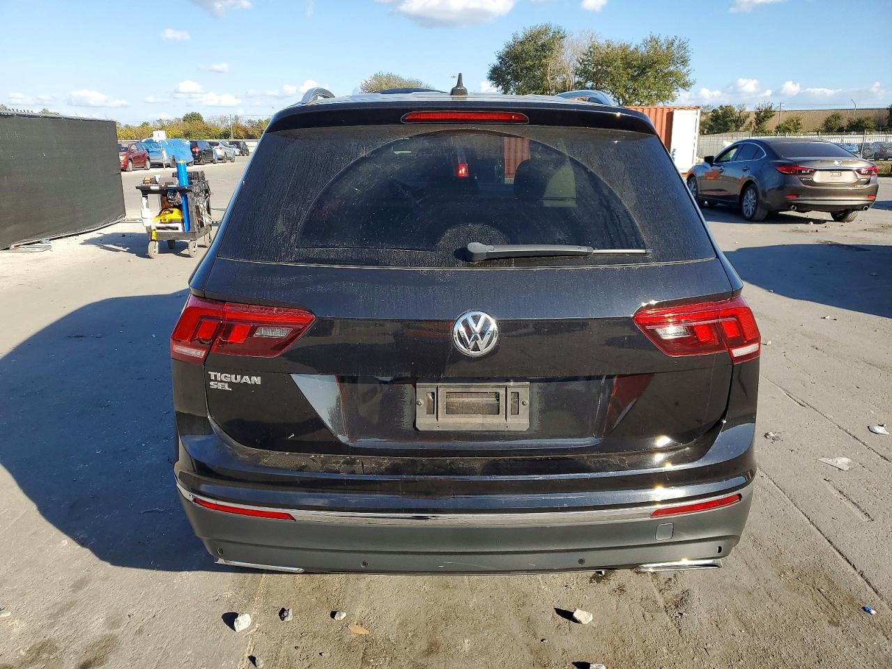 2020 VOLKSWAGEN TIGUAN SE photo 6
