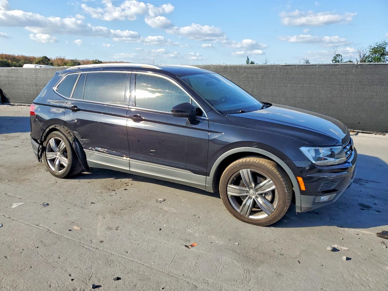 2020 VOLKSWAGEN TIGUAN SE photo 4
