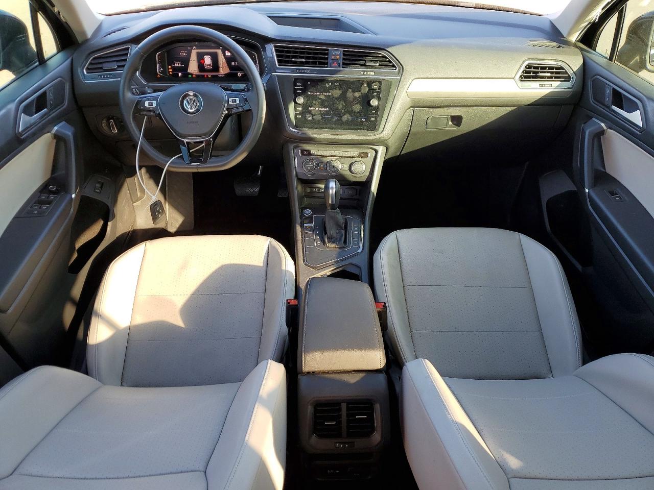 2020 VOLKSWAGEN TIGUAN SE photo 8