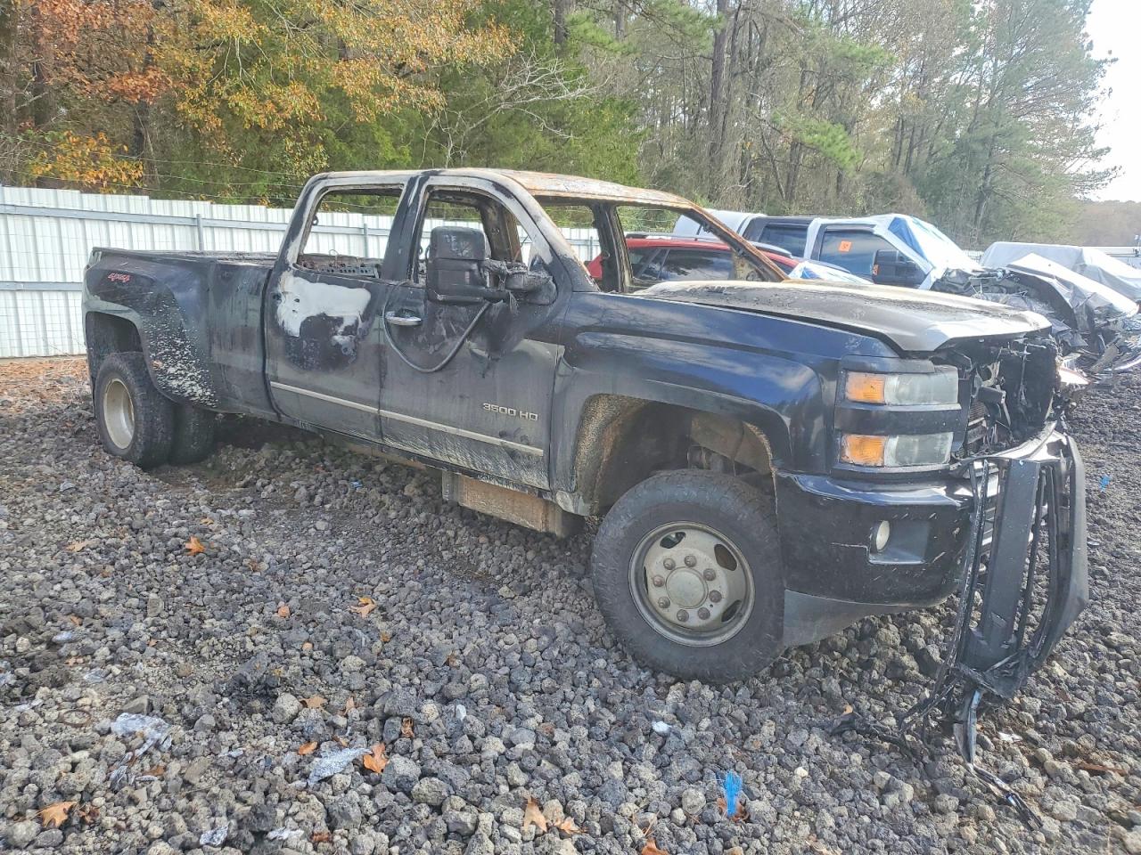 2015 CHEVROLET SILVERADO K3500 LTZ photo 4