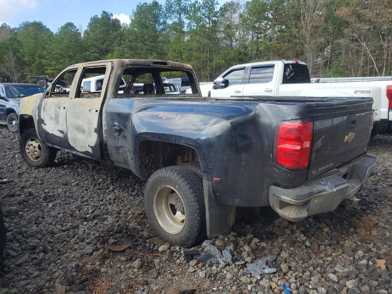 2015 CHEVROLET SILVERADO K3500 LTZ photo 2