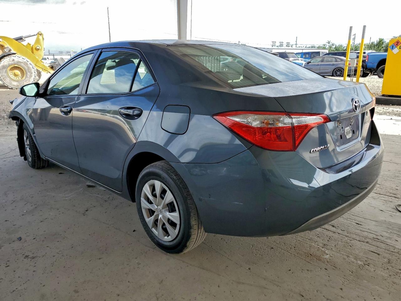 2016 TOYOTA COROLLA L photo 2