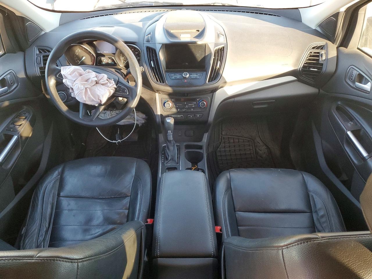2017 FORD ESCAPE SE photo 8