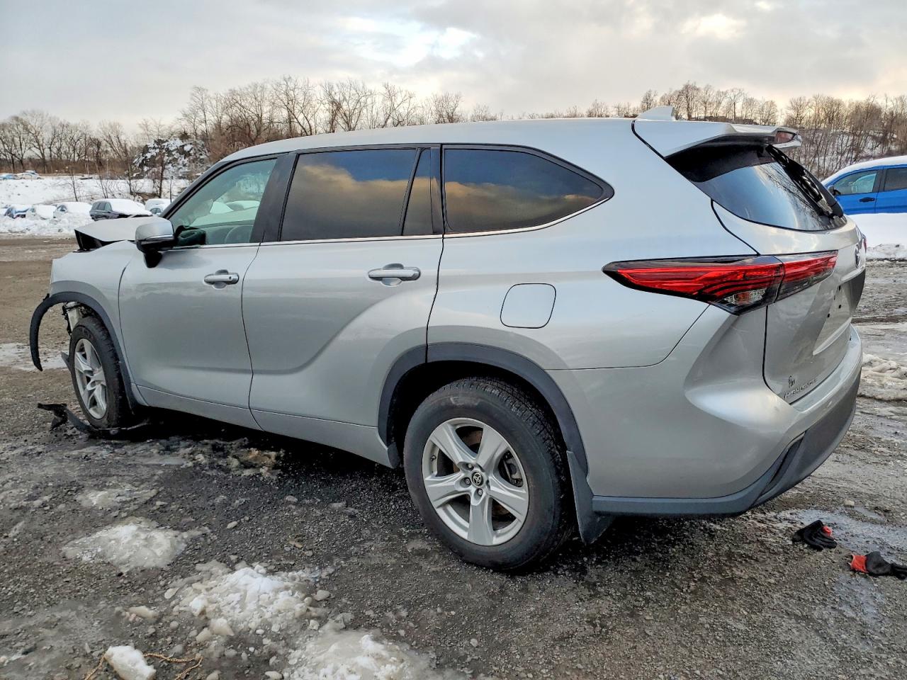 2020 TOYOTA HIGHLANDER photo 2