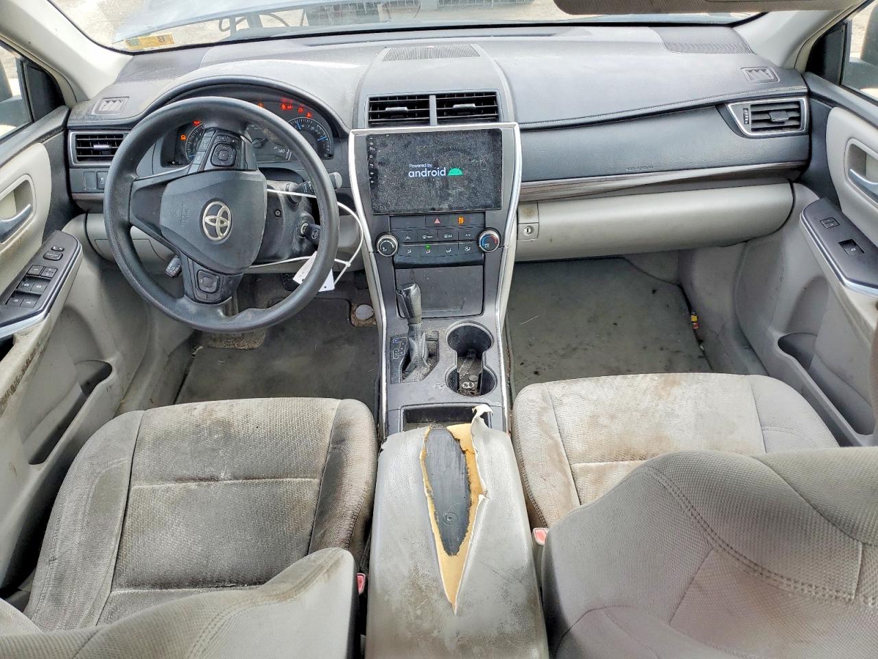 2015 TOYOTA CAMRY LE photo 8