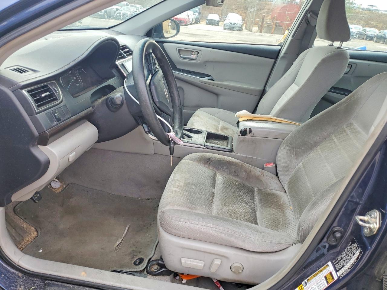 2015 TOYOTA CAMRY LE photo 7