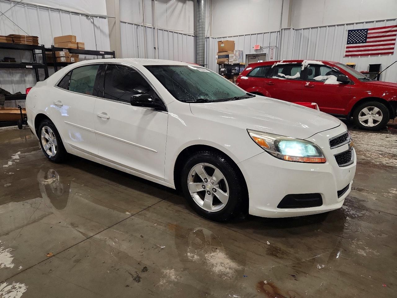 2013 CHEVROLET MALIBU LS photo 4