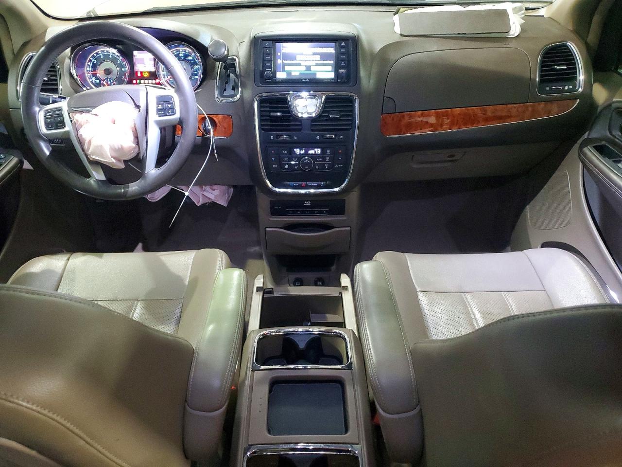 2015 CHRYSLER TOWN & COUNTRY TOURING L photo 8