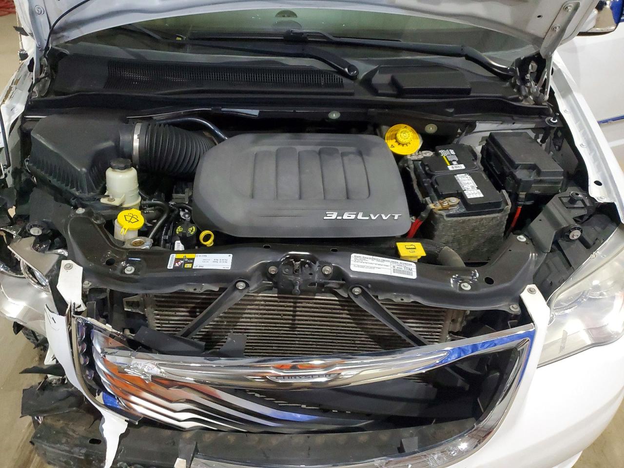 2015 CHRYSLER TOWN & COUNTRY TOURING L photo 12