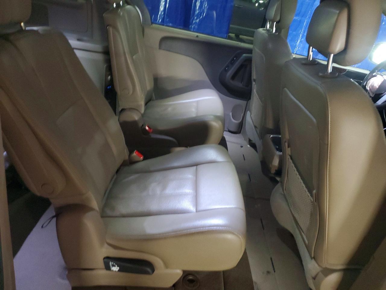 2015 CHRYSLER TOWN & COUNTRY TOURING L photo 11