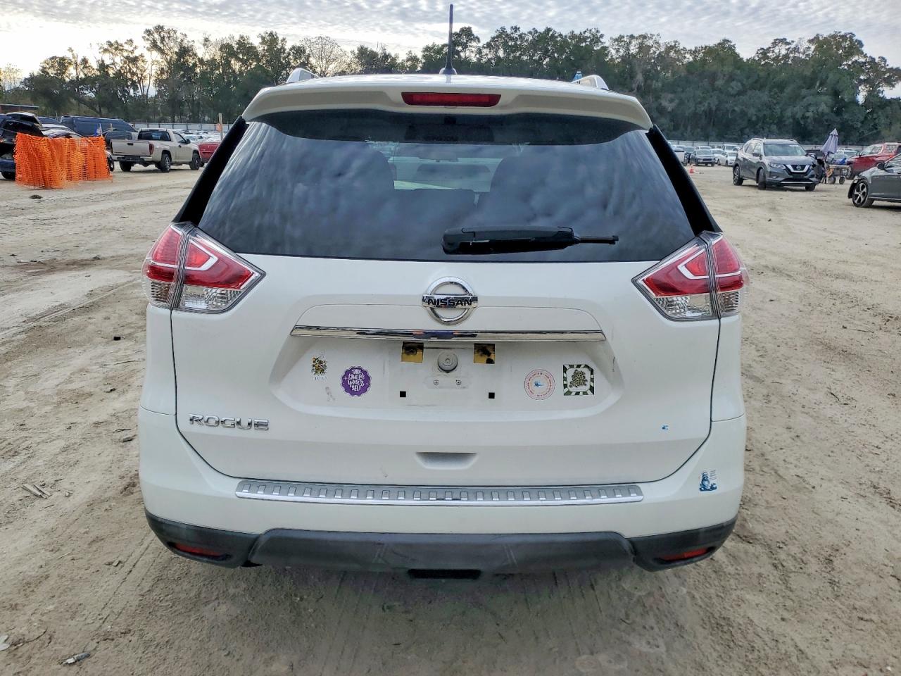 2016 NISSAN ROGUE S photo 6