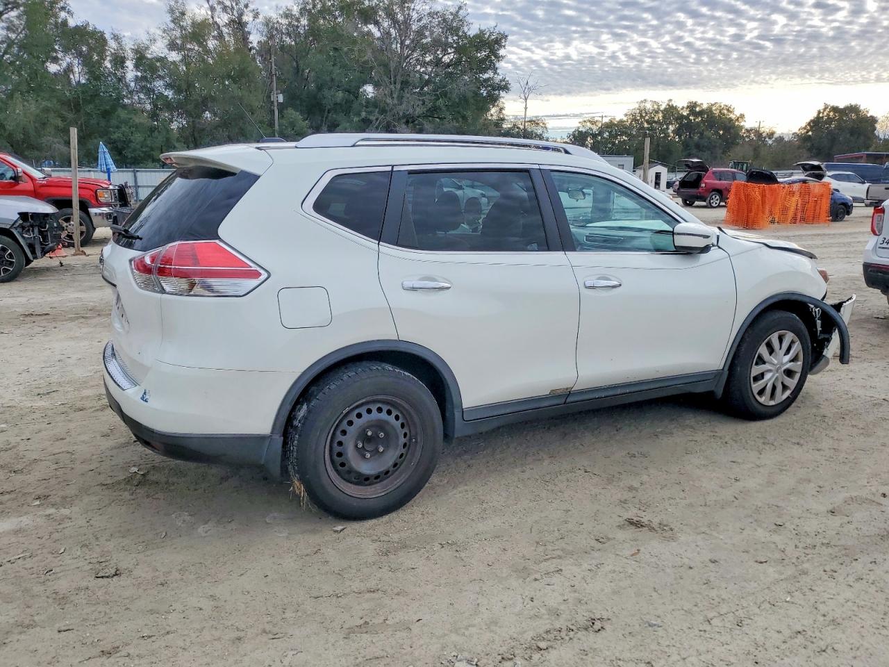 2016 NISSAN ROGUE S photo 3