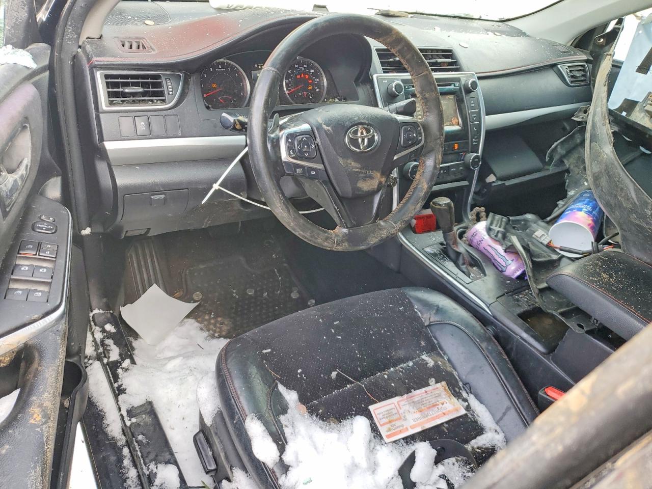 2015 TOYOTA CAMRY LE photo 8