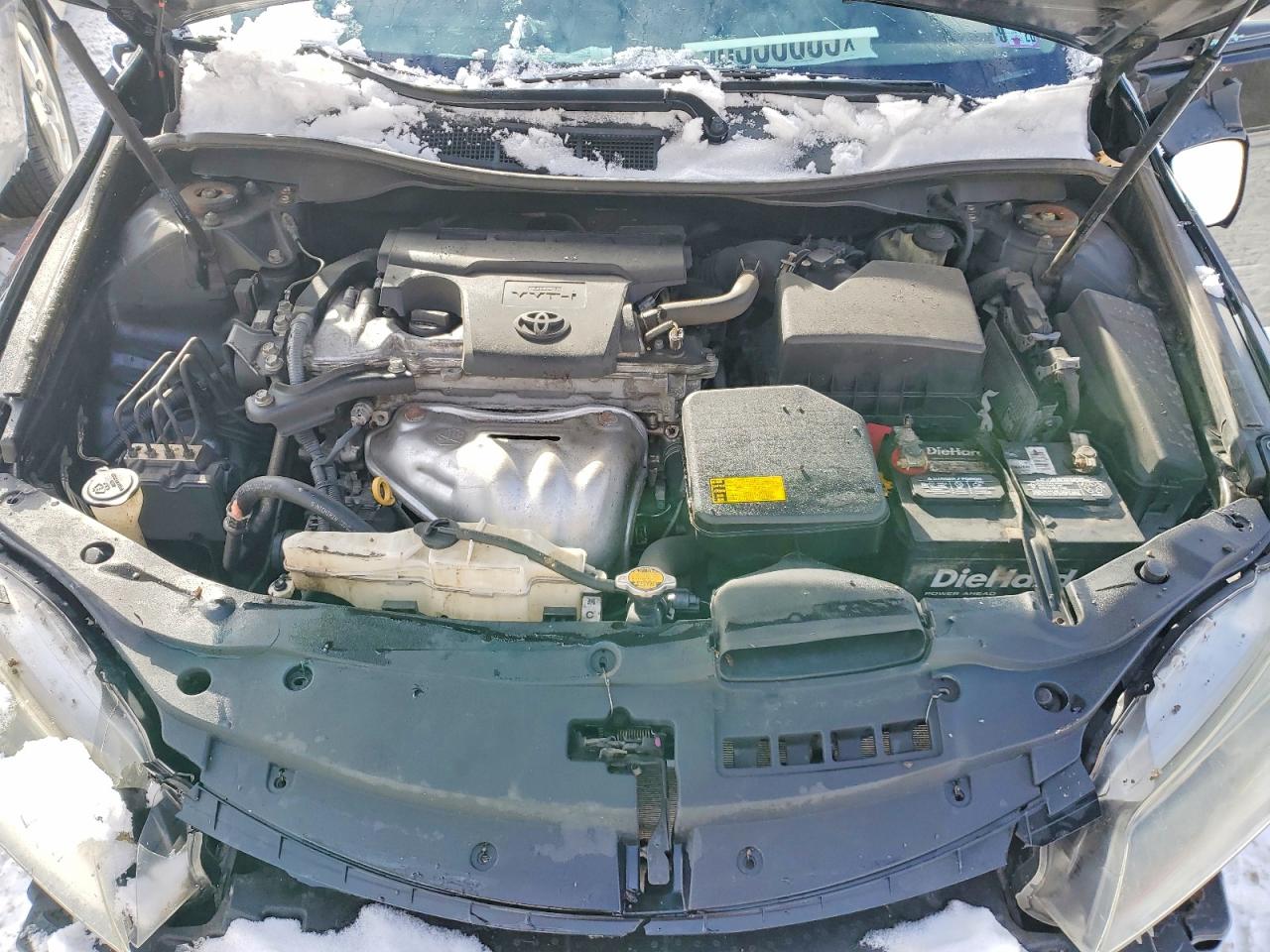2015 TOYOTA CAMRY LE photo 11