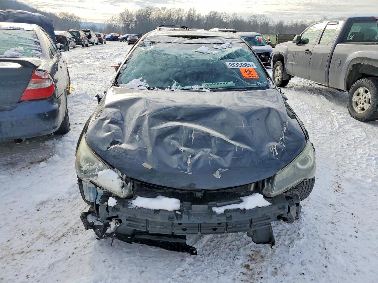 2015 TOYOTA CAMRY LE photo 5