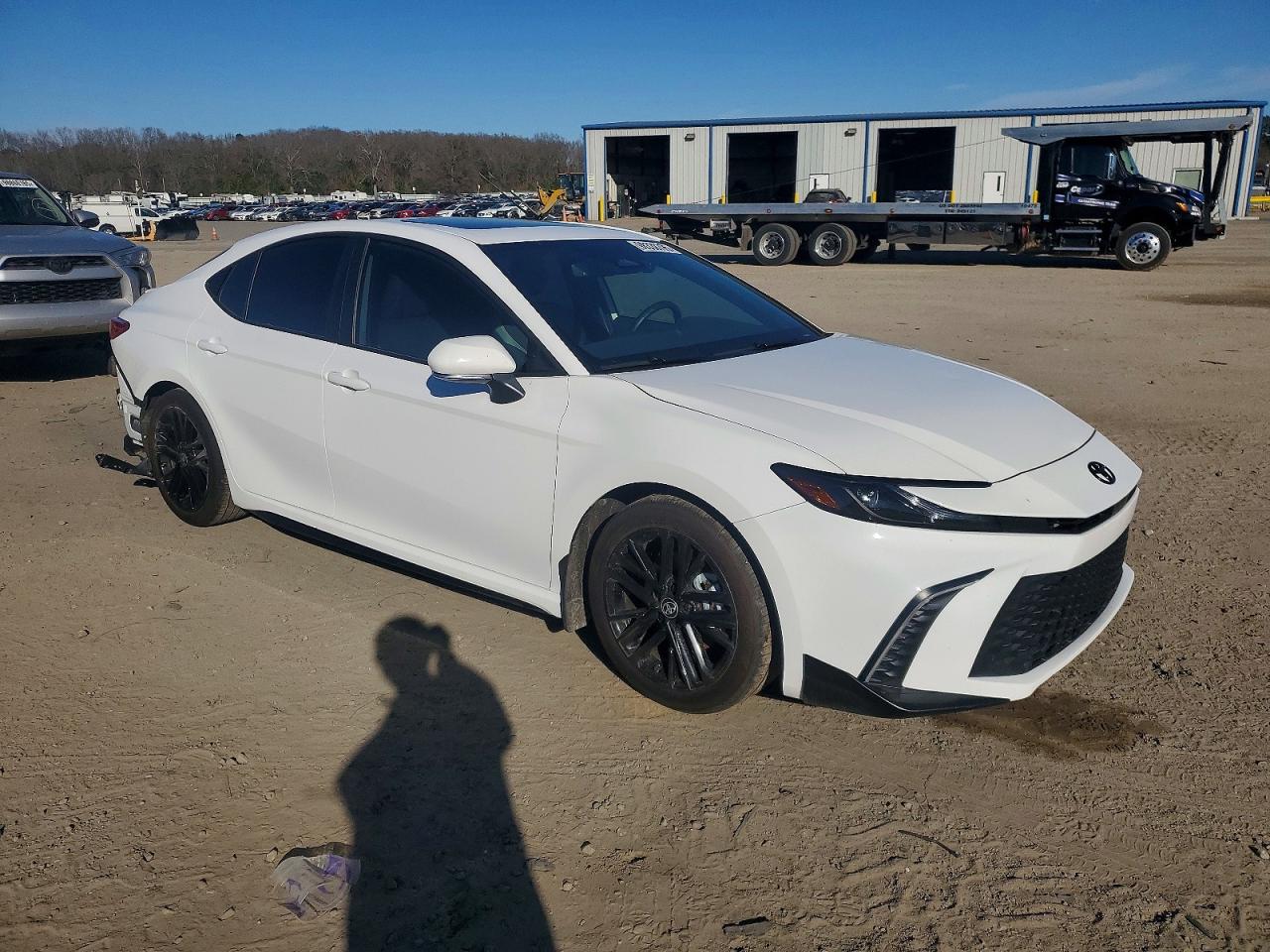 2025 TOYOTA CAMRY SE photo 4