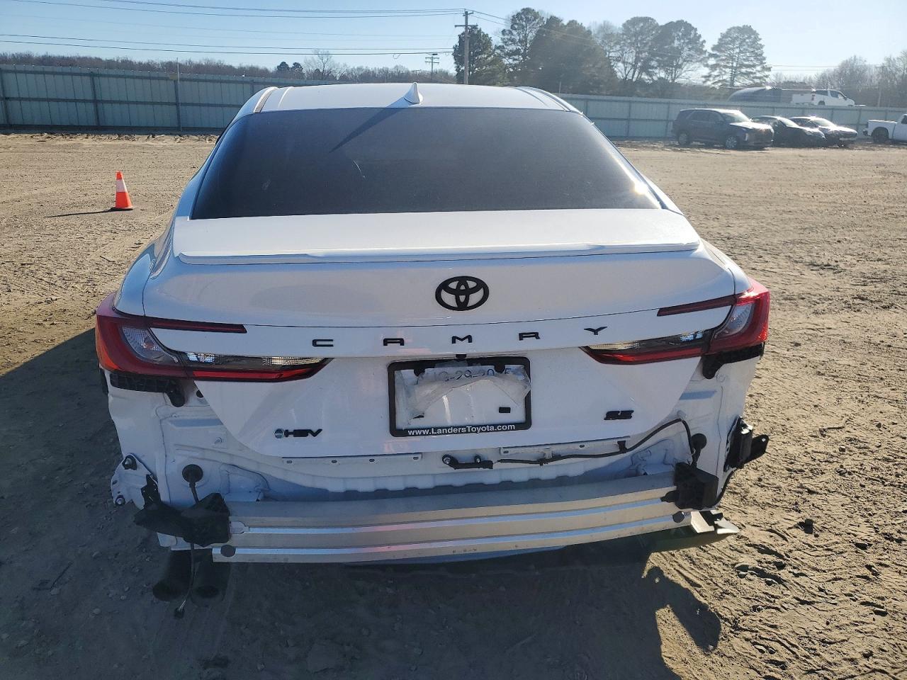 2025 TOYOTA CAMRY SE photo 6
