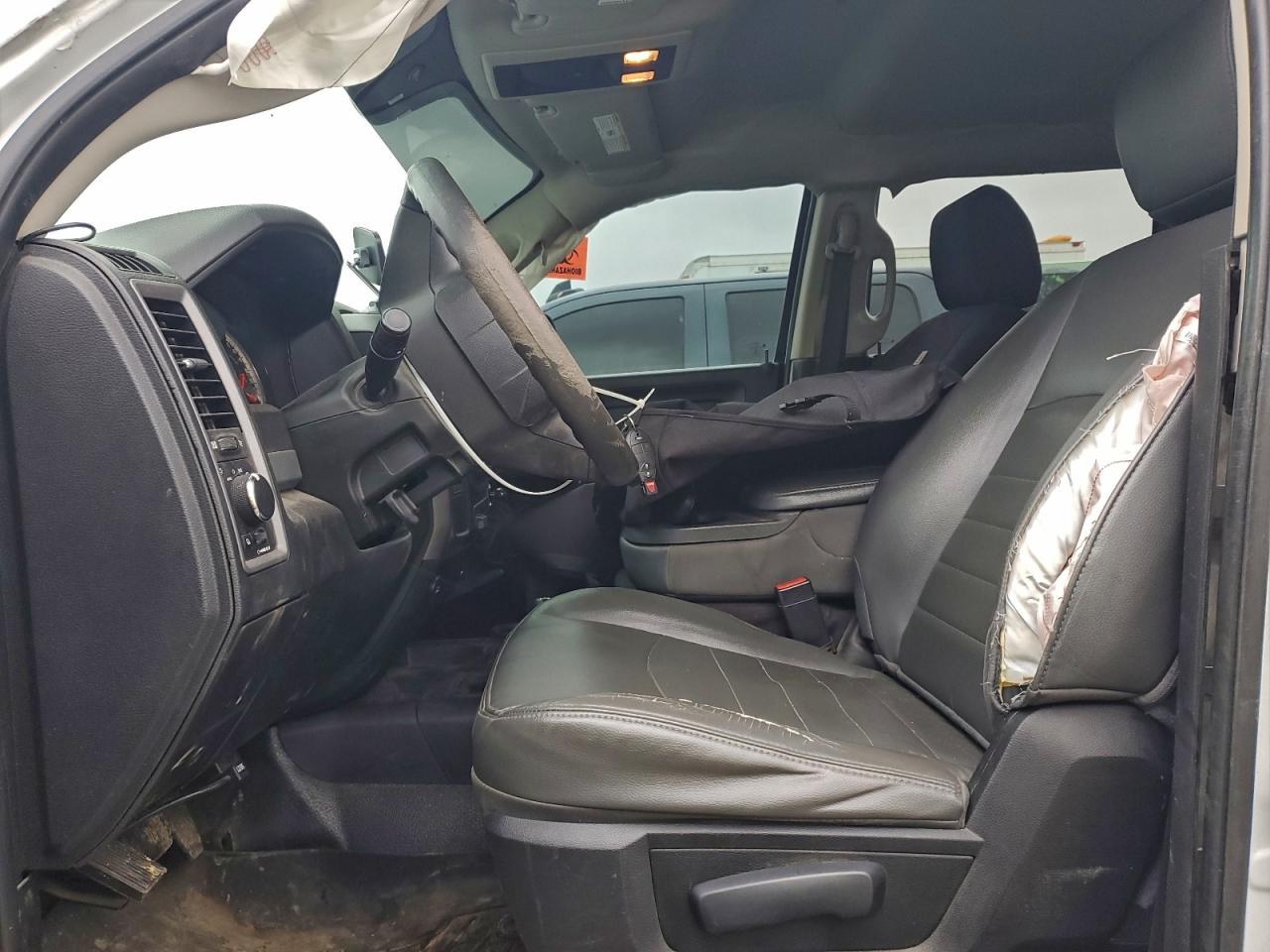 2018 RAM 3500 ST photo 7