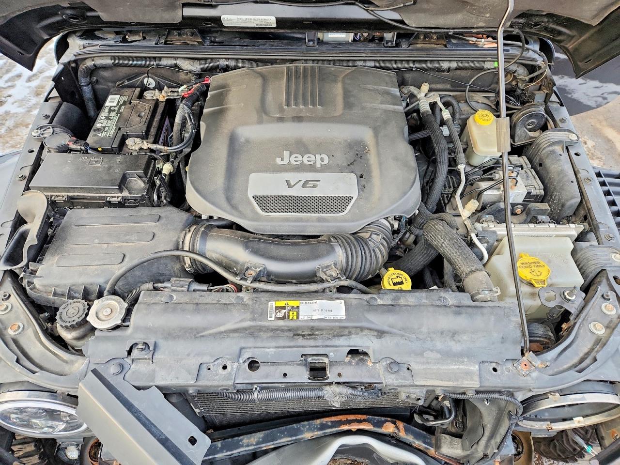 2015 JEEP WRANGLER UNLIMITED SAHARA photo 12