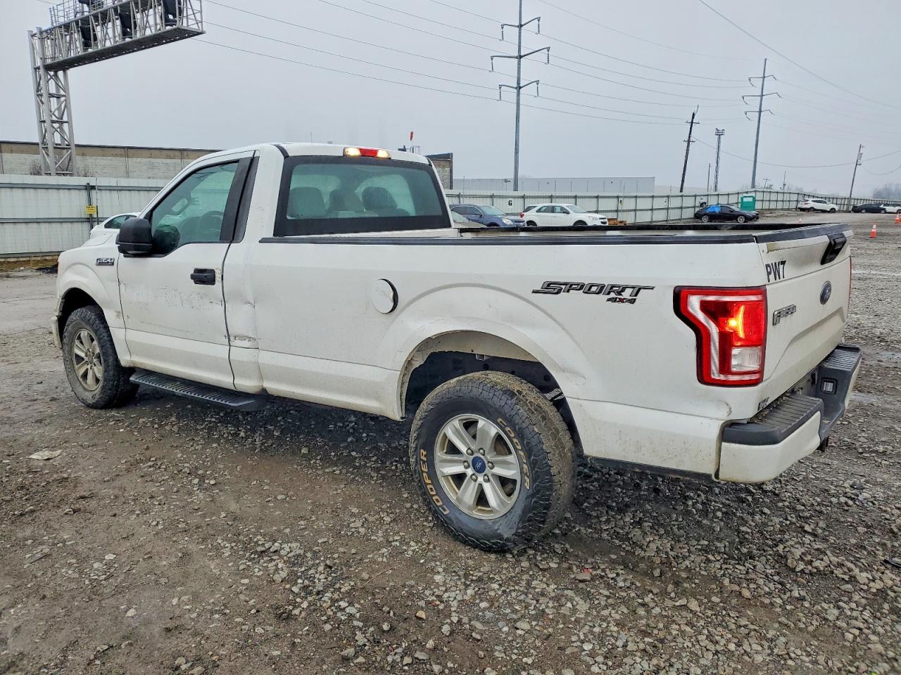 2017 FORD F150 photo 2