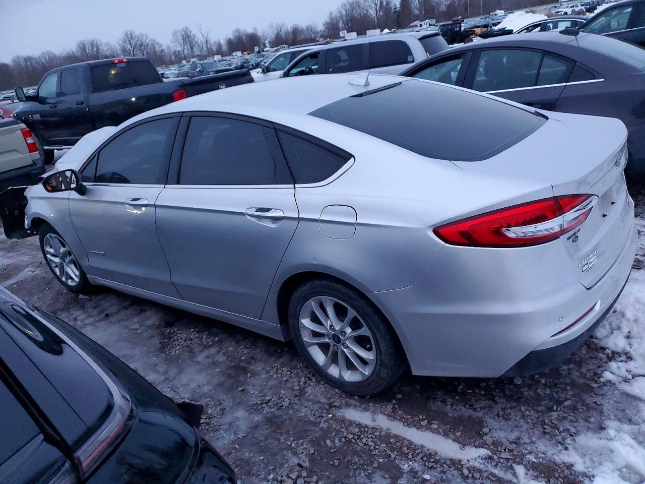 2019 FORD FUSION SE photo 2