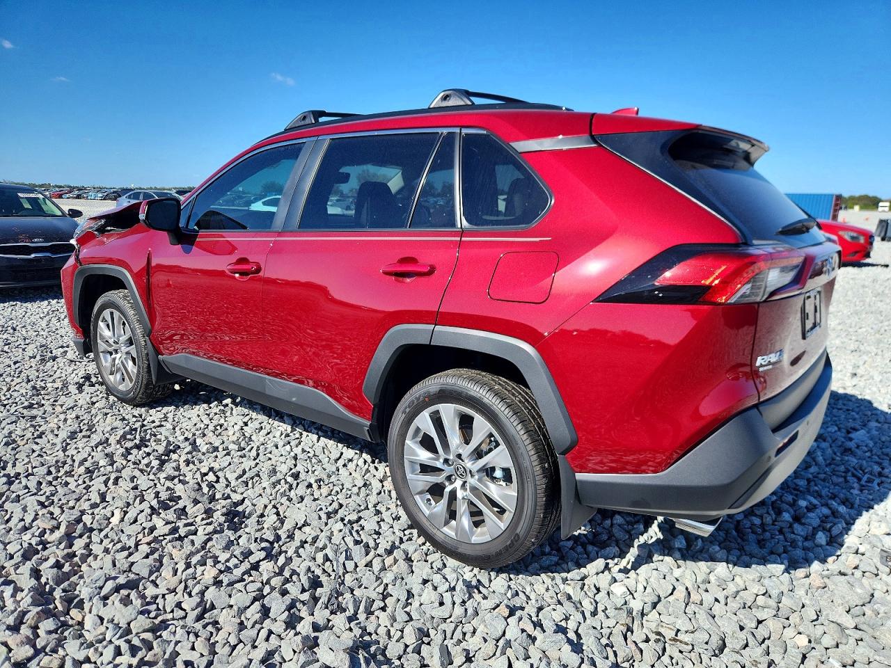 2025 TOYOTA RAV4 XLE PREMIUM photo 2