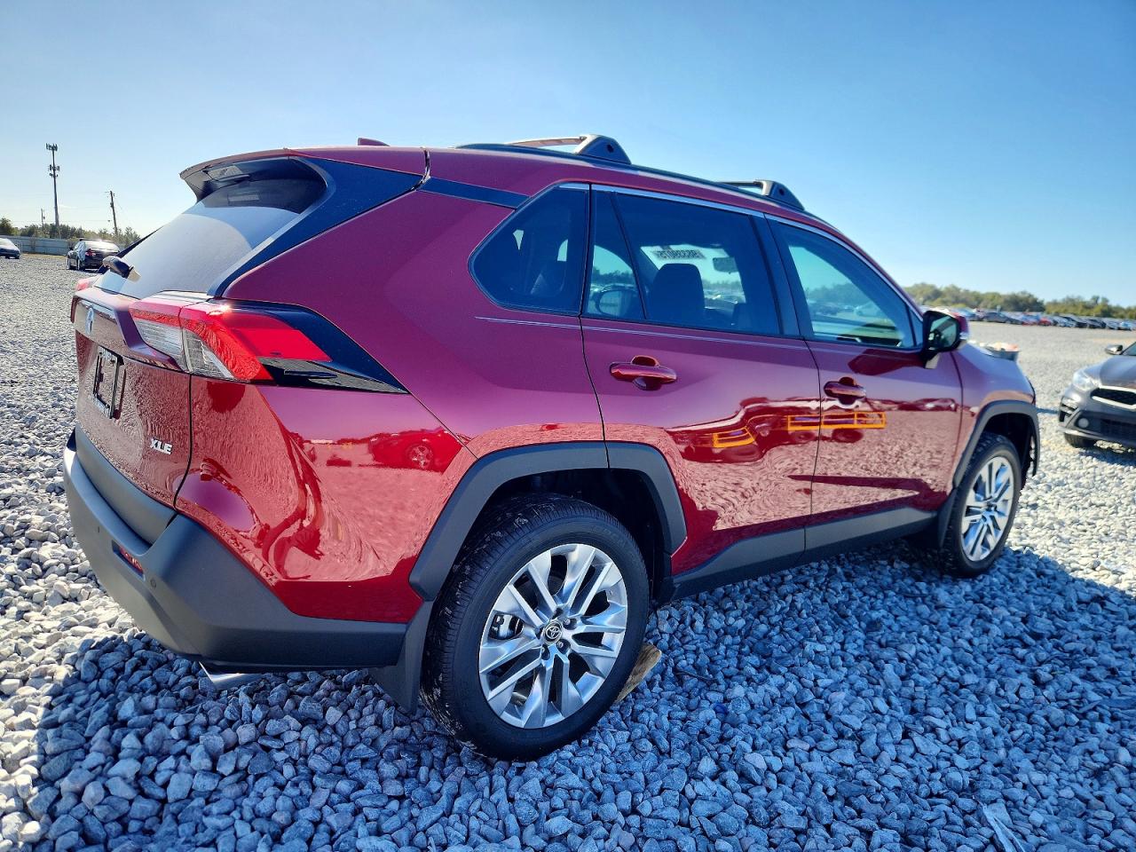 2025 TOYOTA RAV4 XLE PREMIUM photo 3