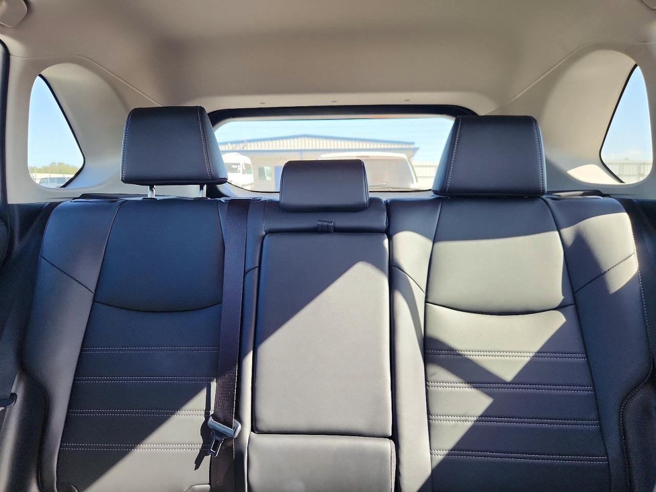 2025 TOYOTA RAV4 XLE PREMIUM photo 10