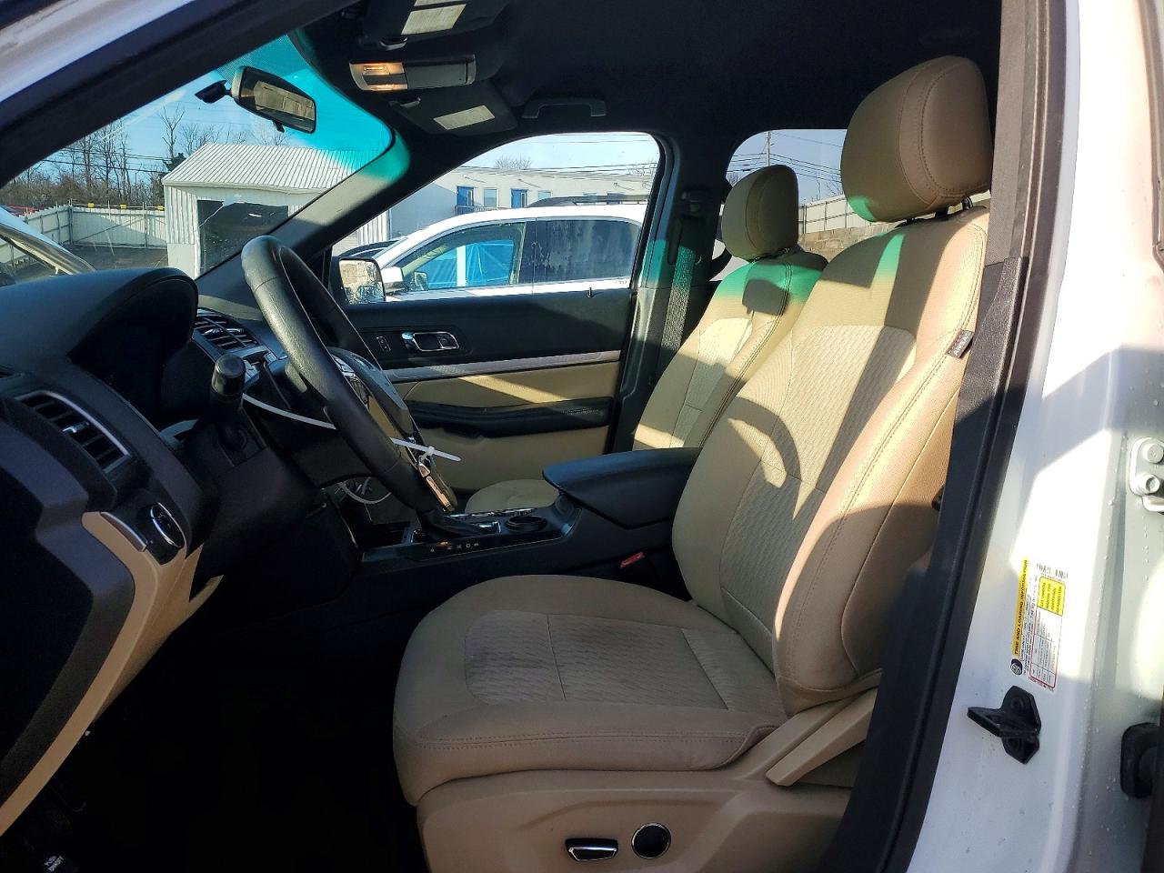 2017 FORD EXPLORER photo 7