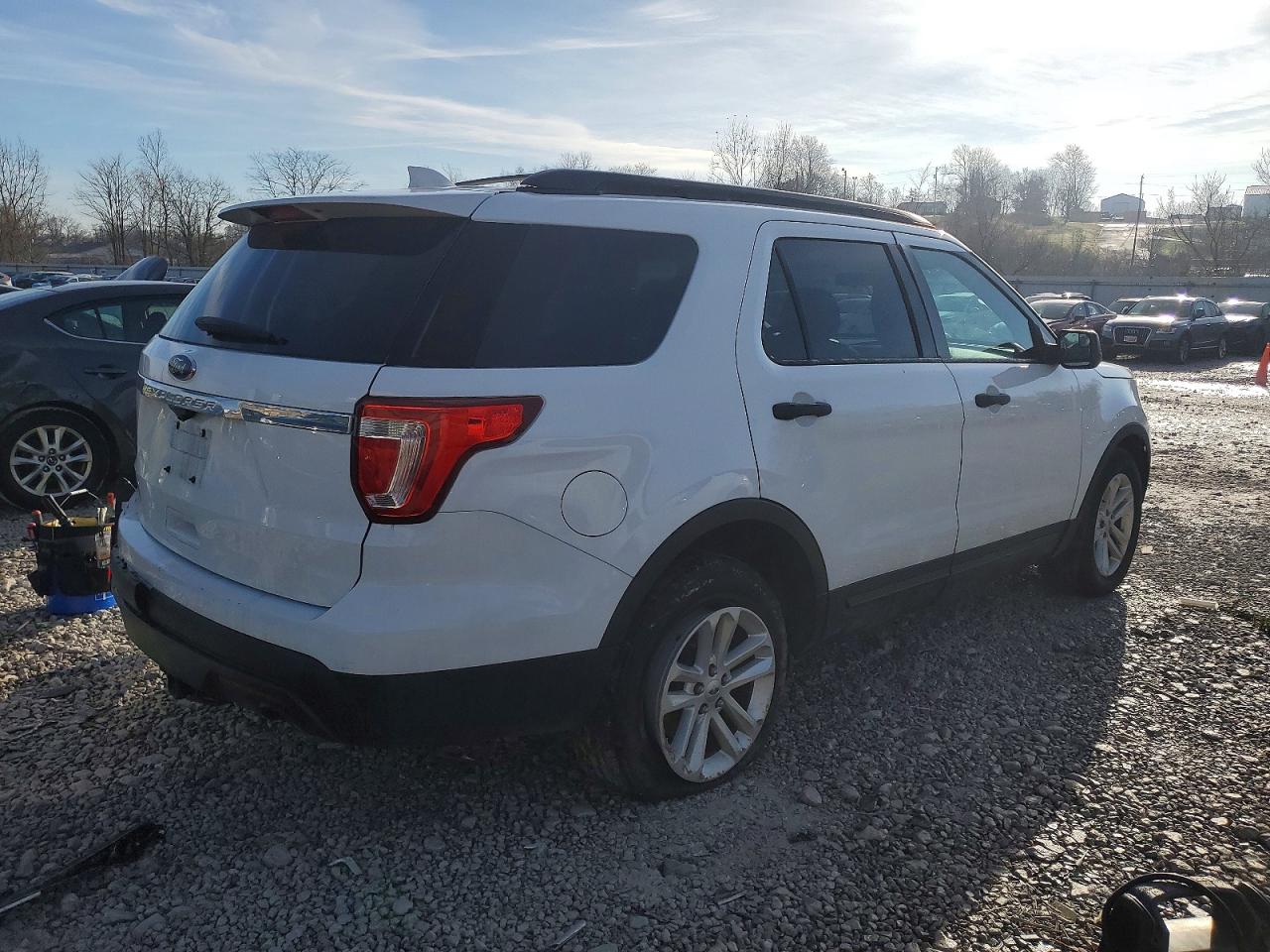 2017 FORD EXPLORER photo 3