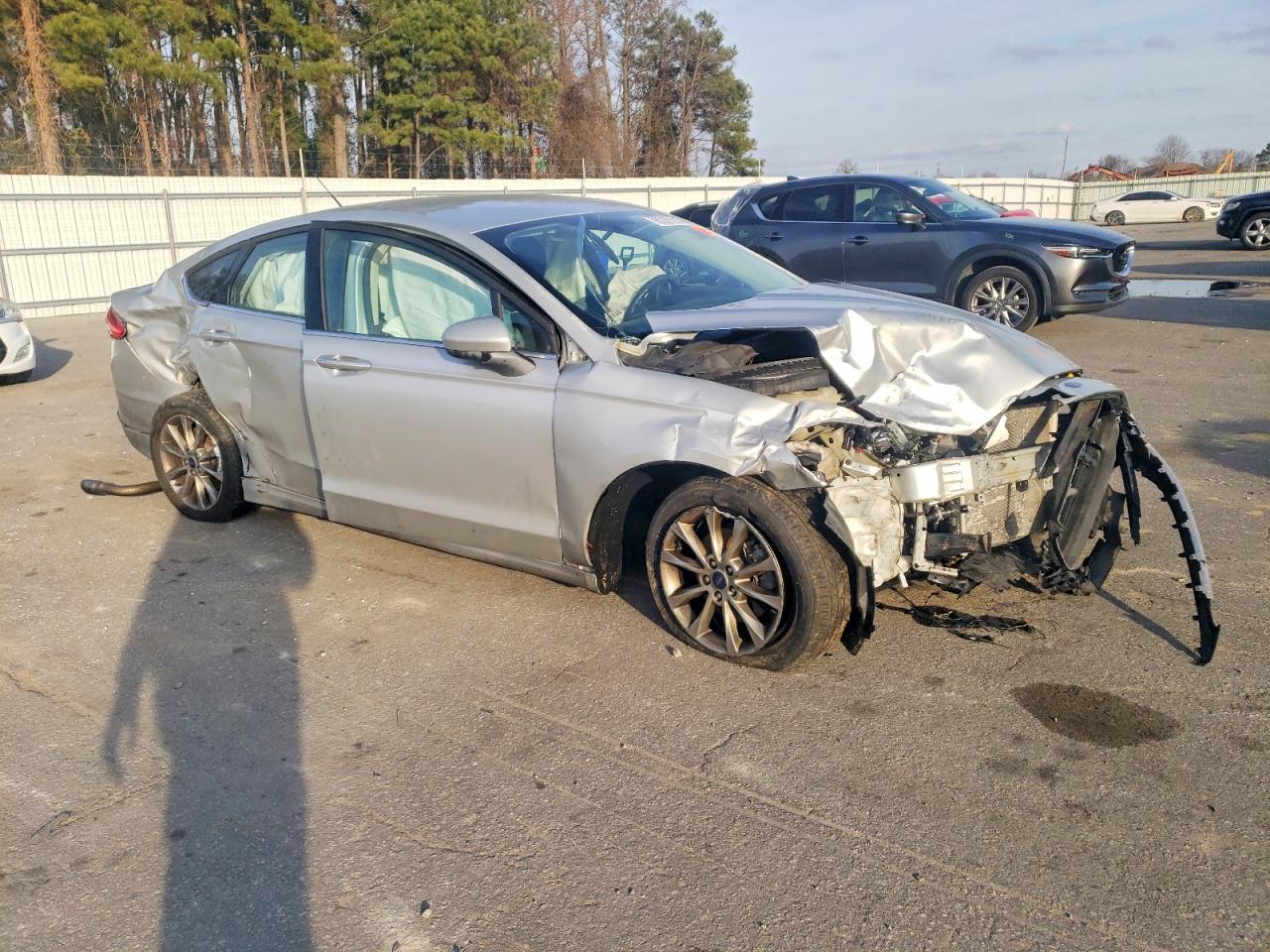 2017 FORD FUSION SE photo 4