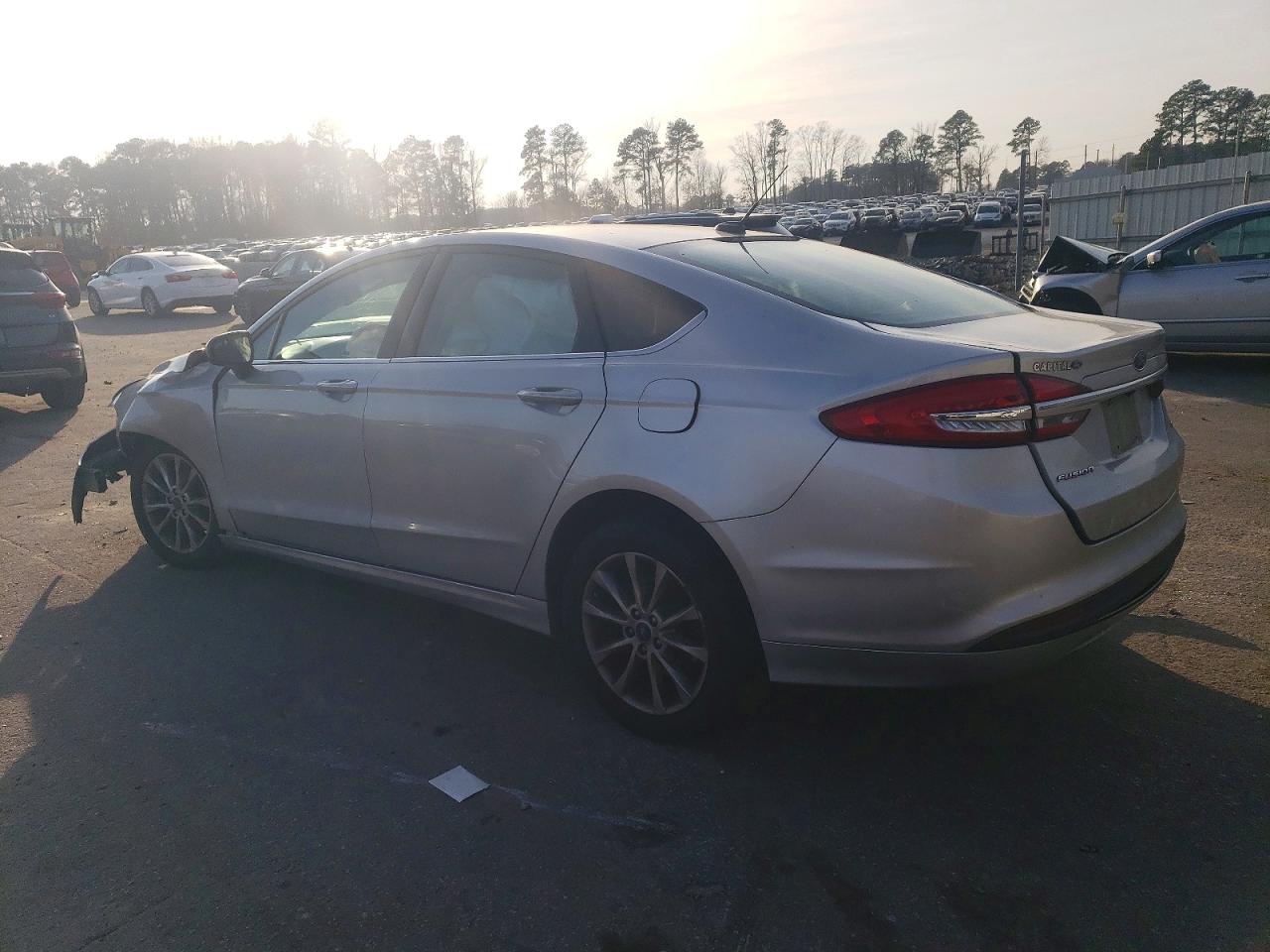 2017 FORD FUSION SE photo 2