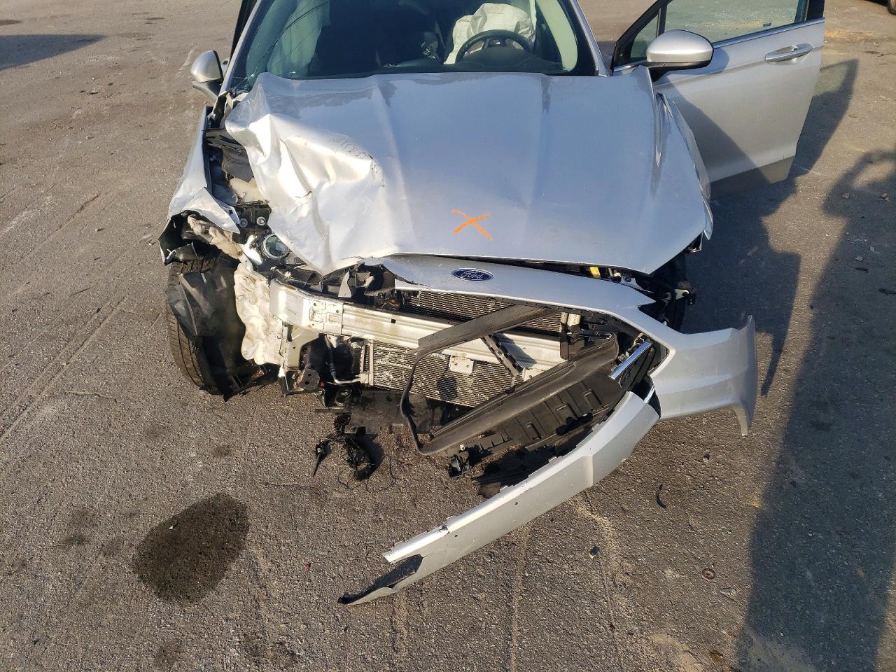 2017 FORD FUSION SE photo 11