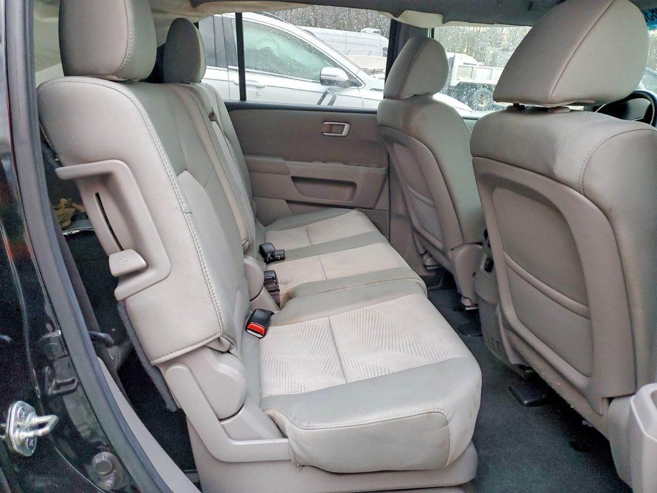 2013 HONDA PILOT LX photo 11