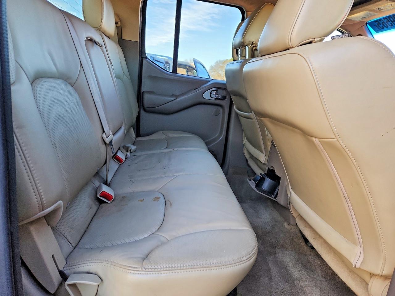 2011 NISSAN FRONTIER S photo 10