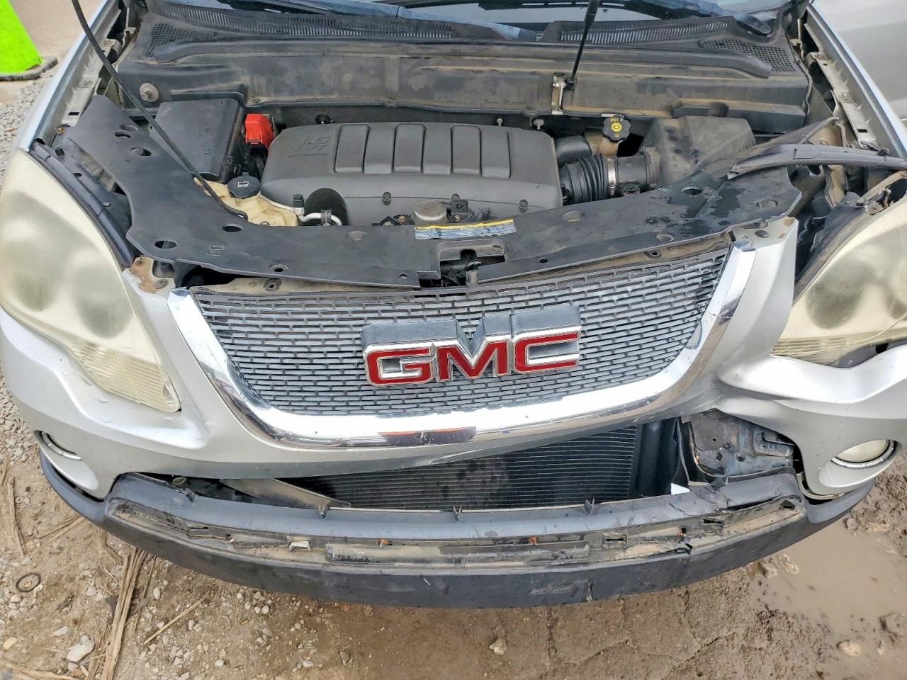 2009 GMC ACADIA SLE photo 12