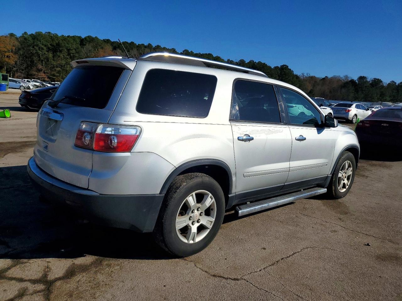 2009 GMC ACADIA SLE photo 3