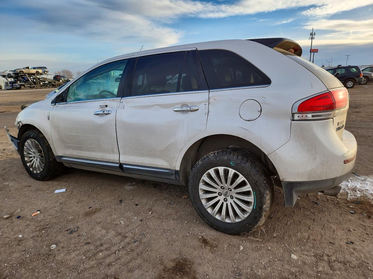 2014 LINCOLN TOWNHOUSE MKX photo 2
