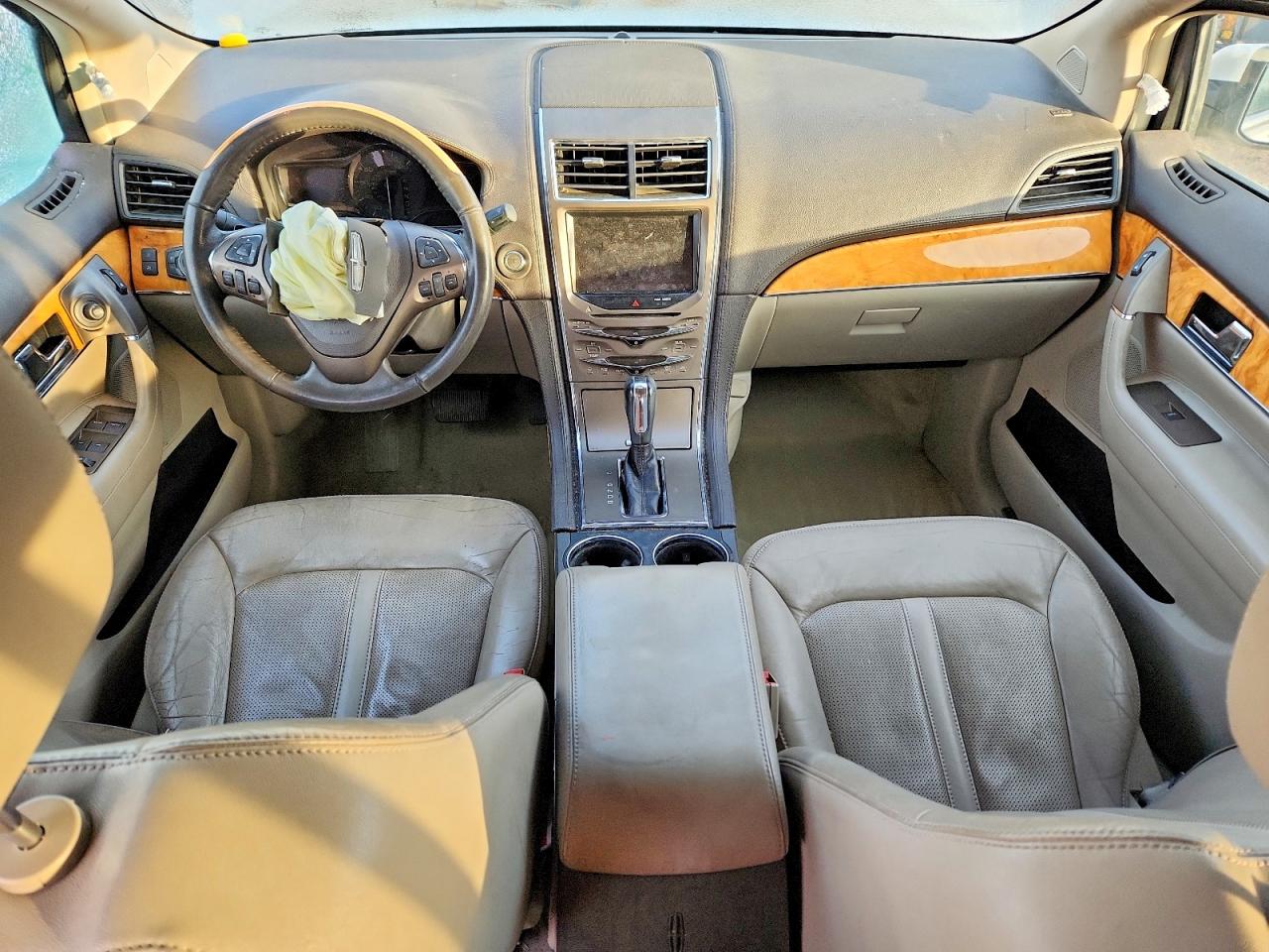 2014 LINCOLN TOWNHOUSE MKX photo 8