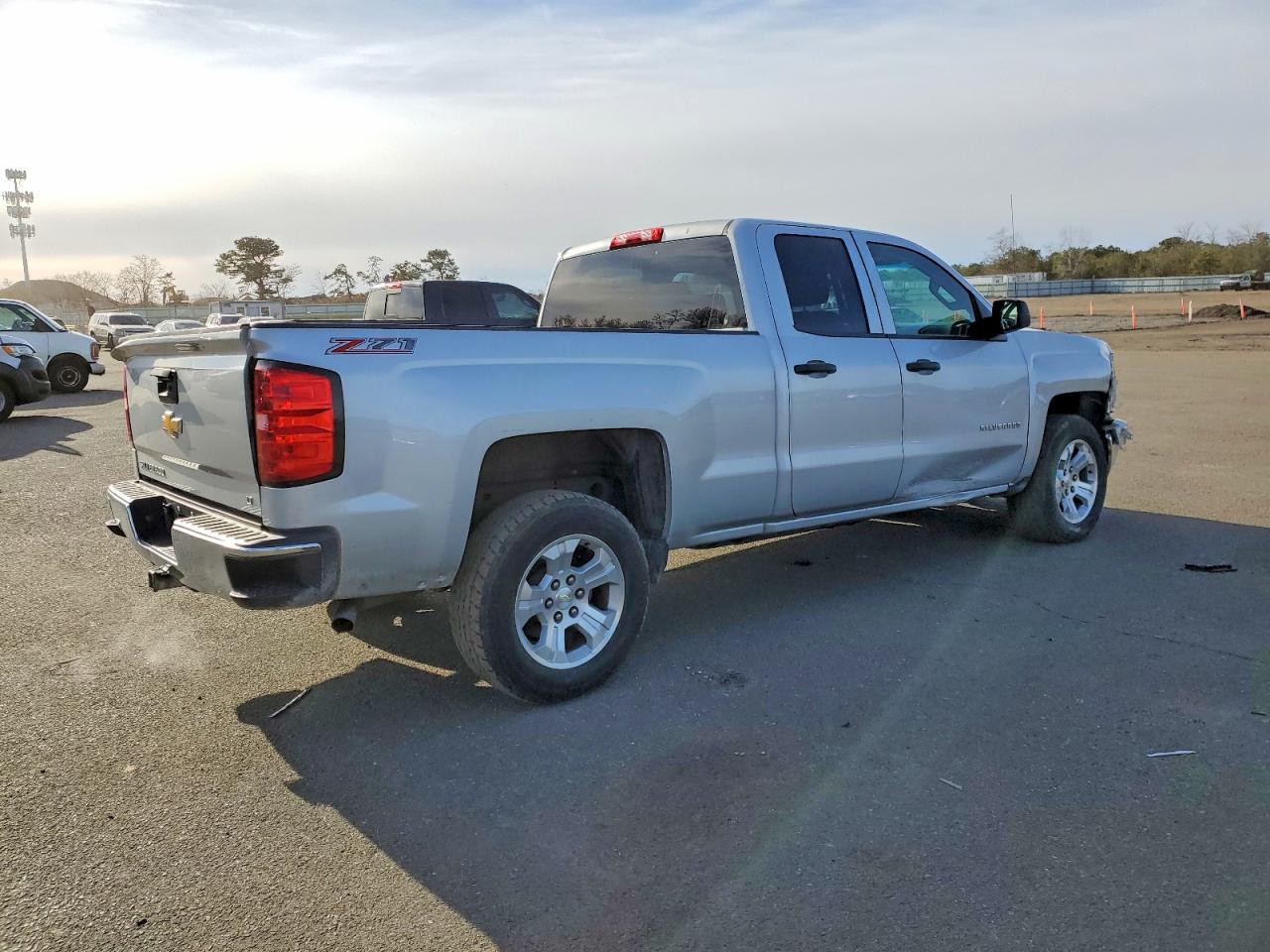 2014 CHEVROLET SILVERADO C1500 LT photo 3