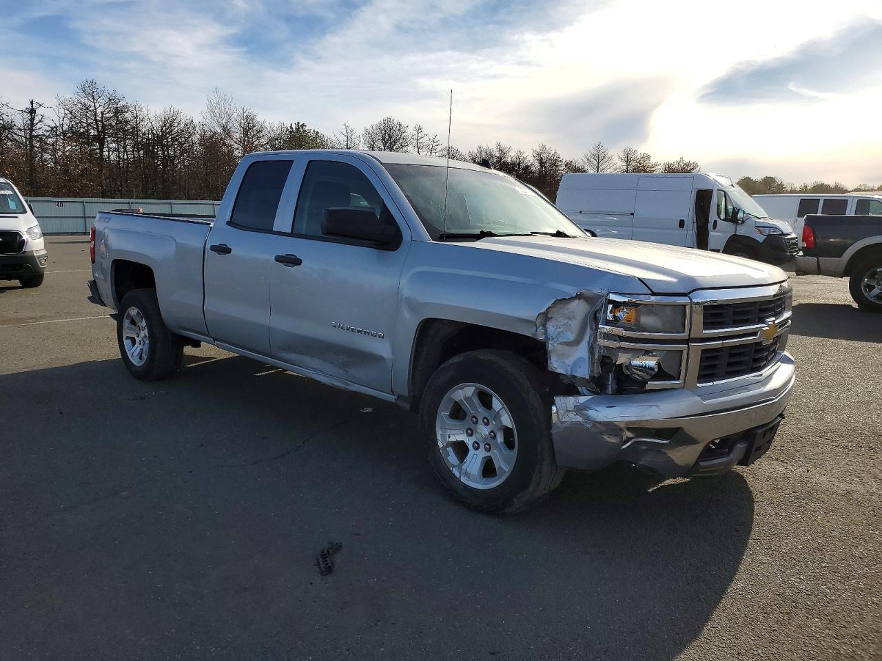 2014 CHEVROLET SILVERADO C1500 LT photo 4